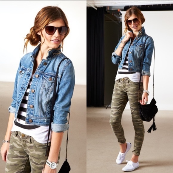 American Eagle Outfitters Jackets & Blazers - American Eagle Cropped Distressed Jean Jacket